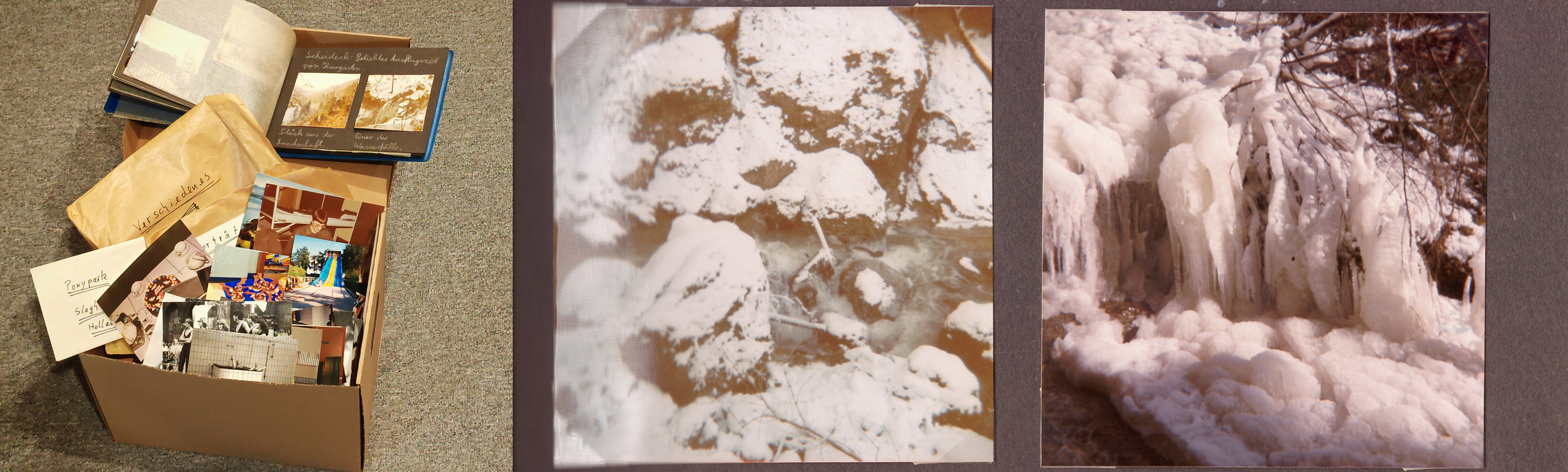 Fotokarton mit aufgeklapptem Fotoalbum, darin zwei von elf Aufnahmen vom Ausflug nach Lindenberg im Allgäu, 1977: Verschneiter Bach und Eiszapfen